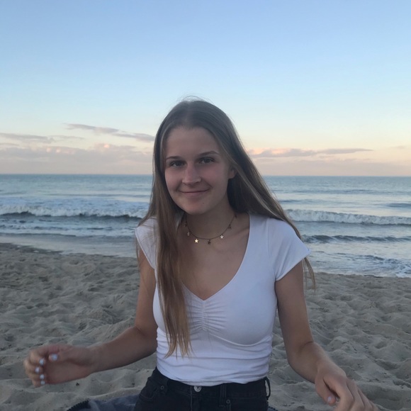 julia_glass